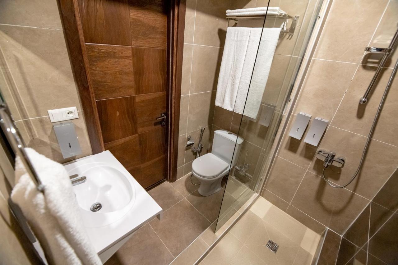 Hotel Golden Square Бишкек Экстерьер фото